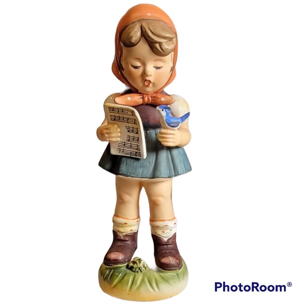 Erich Stauffer 1950s Collectible 10" Porcelain Figurine Singing Girl Heirloom